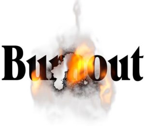Do you work ntil oyu feel burnout and do not notice it? Heloisa Helps